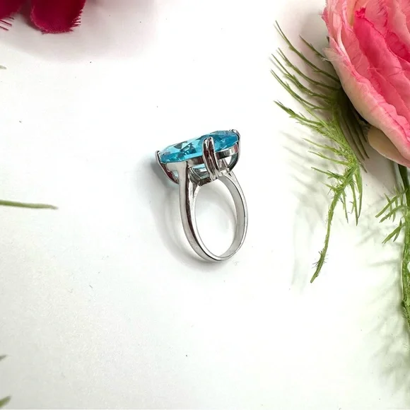 NEW⚜️Teal Faceted Glass Crystal Cocktail Ring - Picture 4 of 6